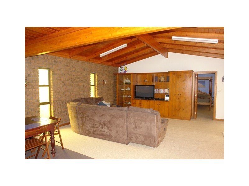 25 Rossiters Road, Moonta Bay SA 5558