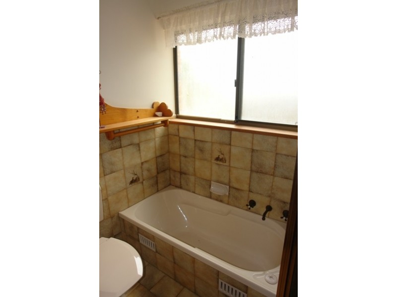 25 Rossiters Road, Moonta Bay SA 5558