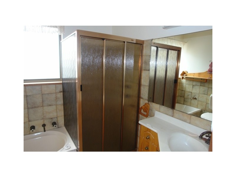 25 Rossiters Road, Moonta Bay SA 5558