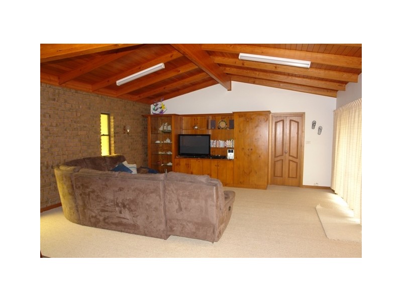 25 Rossiters Road, Moonta Bay SA 5558