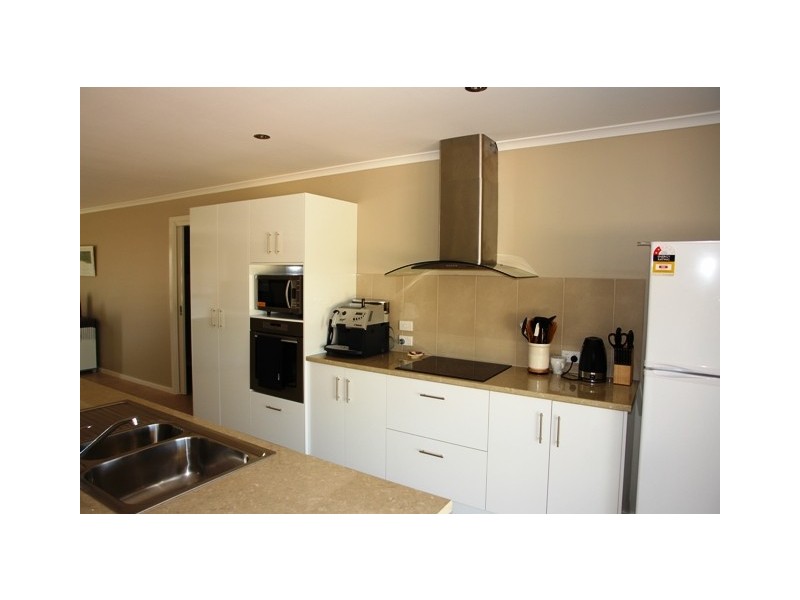 23 Moontana Ave, Moonta Bay SA 5558