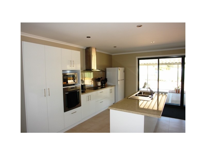 23 Moontana Ave, Moonta Bay SA 5558