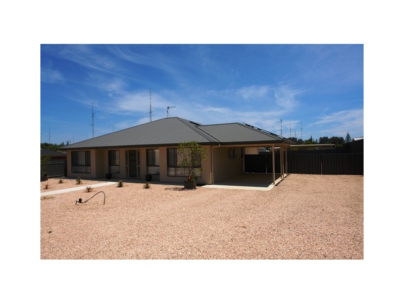 23 Moontana Ave, Moonta Bay SA 5558