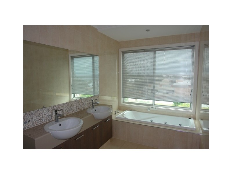 3/6 Hughes Avenue, Moonta Bay SA 5558