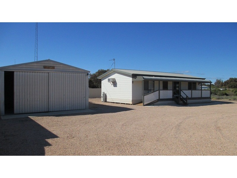 15 Moonta Road, Moonta Bay SA 5558