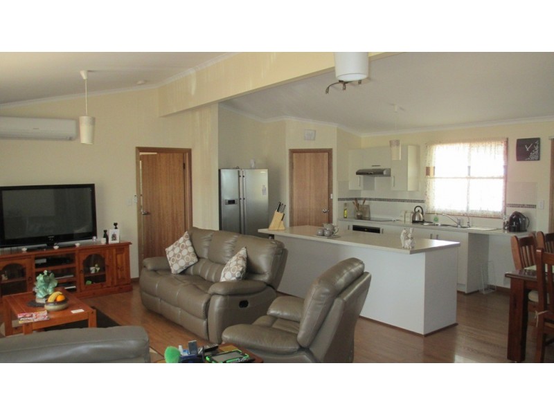 15 Andrew Street, Moonta Bay SA 5558