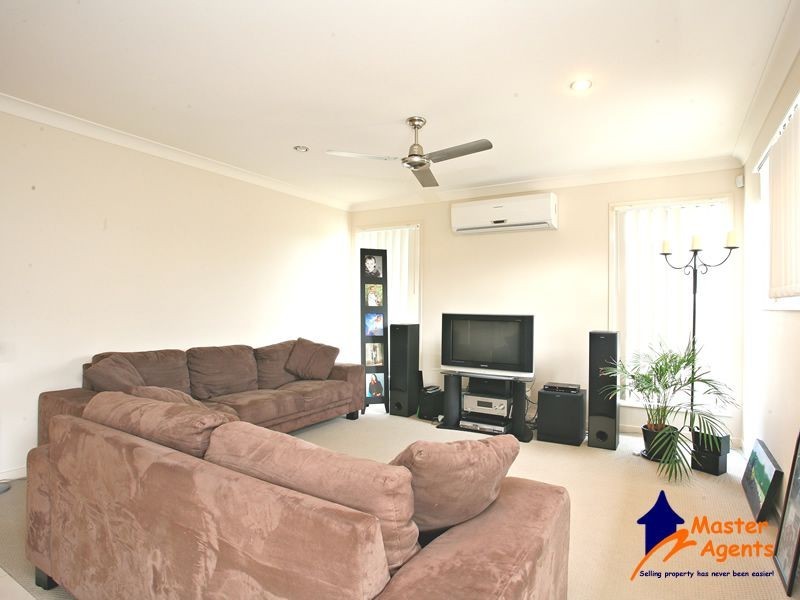 12 Chesterton Street, Pacific Pines QLD 4211