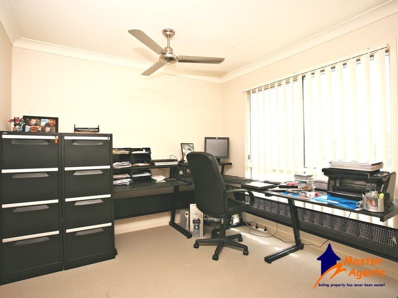 12 Chesterton Street, Pacific Pines QLD 4211