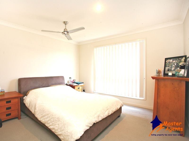 12 Chesterton Street, Pacific Pines QLD 4211