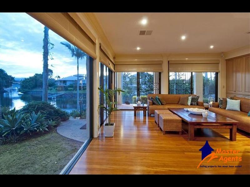 22 Binda Place, Sorrento QLD 4217
