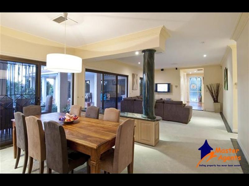 22 Binda Place, Sorrento QLD 4217