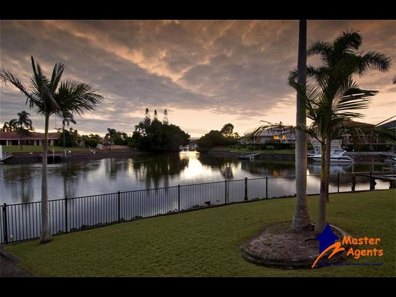 22 Binda Place, Sorrento QLD 4217
