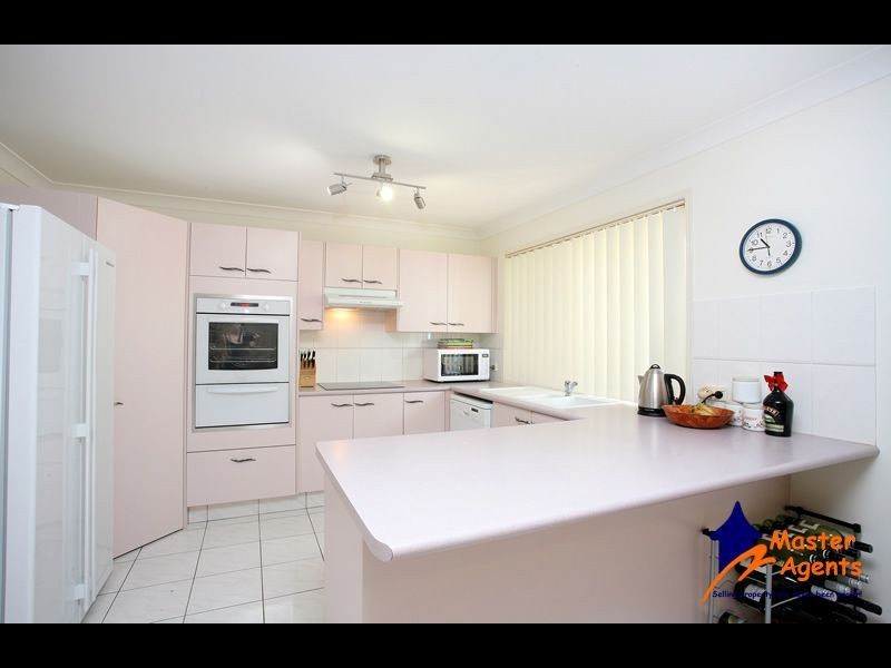 23 Port Jackson Boulevard, Clear Island Waters QLD 4226