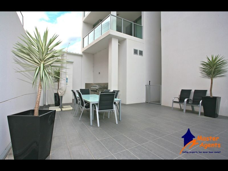 129 Laver Drive, Robina QLD 4226