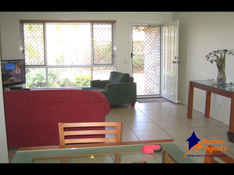 1/3 Woburn Place, Burleigh Waters QLD 4220