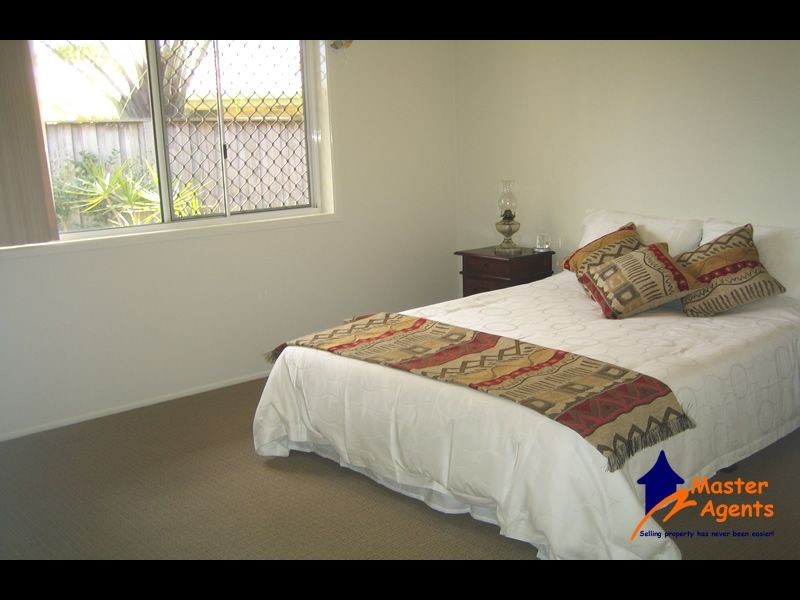 1/3 Woburn Place, Burleigh Waters QLD 4220