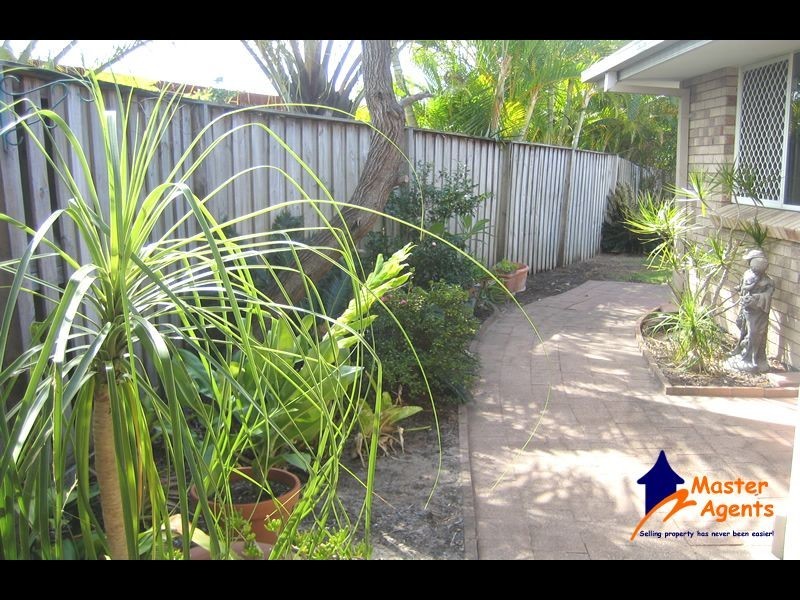 1/3 Woburn Place, Burleigh Waters QLD 4220