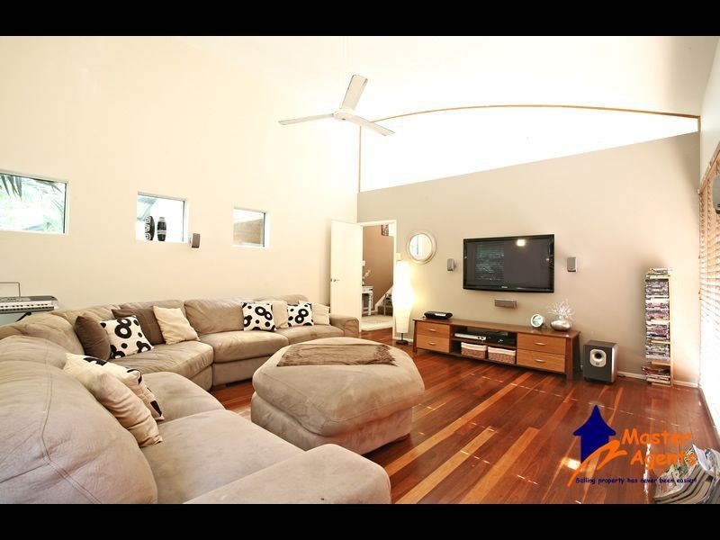 7 Keryn Close, Worongary QLD 4213