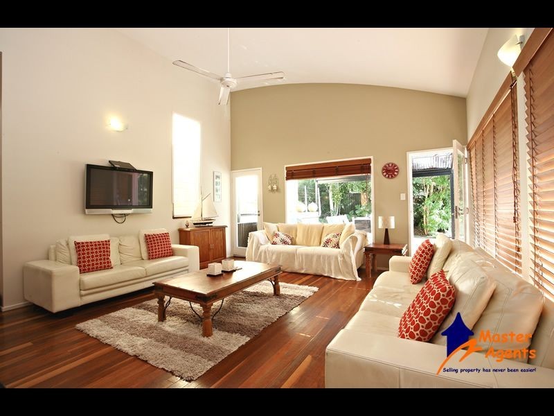 7 Keryn Close, Worongary QLD 4213