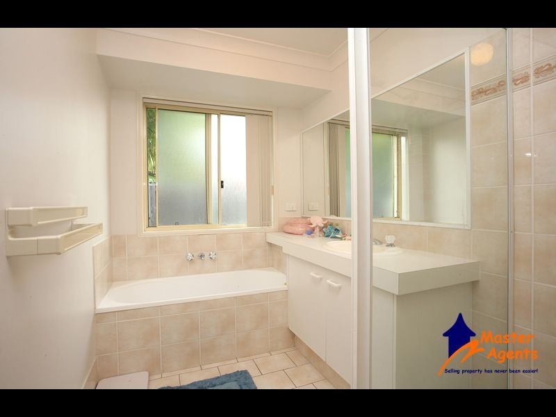 4 Glastonbury Drive, Mudgeeraba QLD 4213