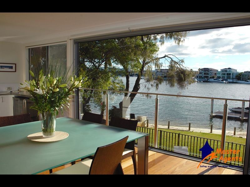 4 Paradise Place, Surfers Paradise QLD 4217