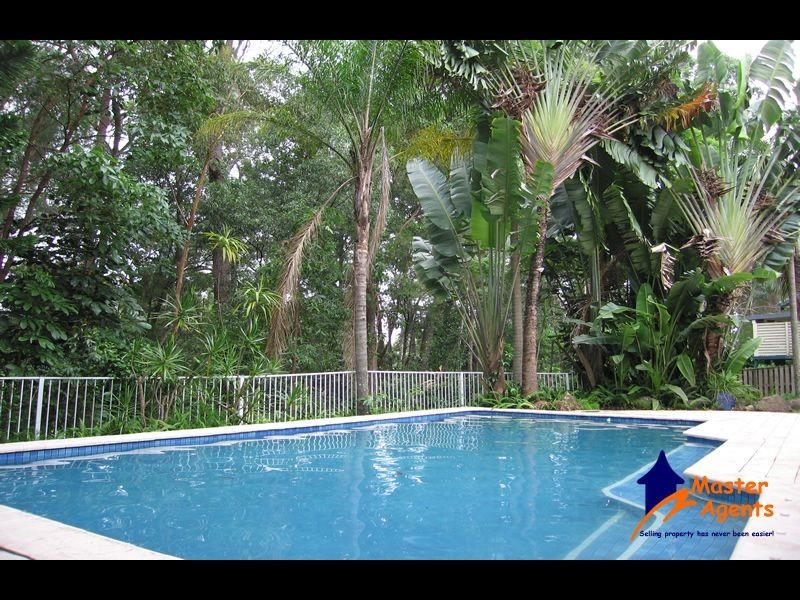 24 Banff Court, Robina QLD 4226