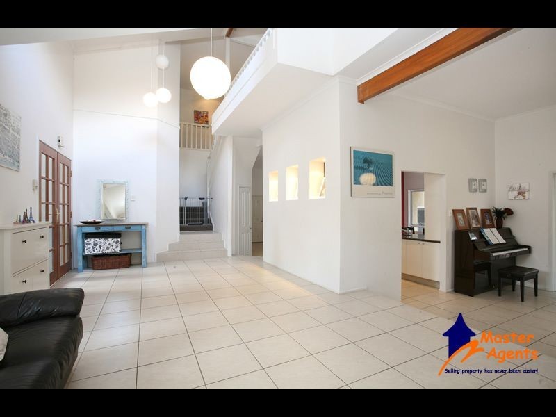 24 Banff Court, Robina QLD 4226