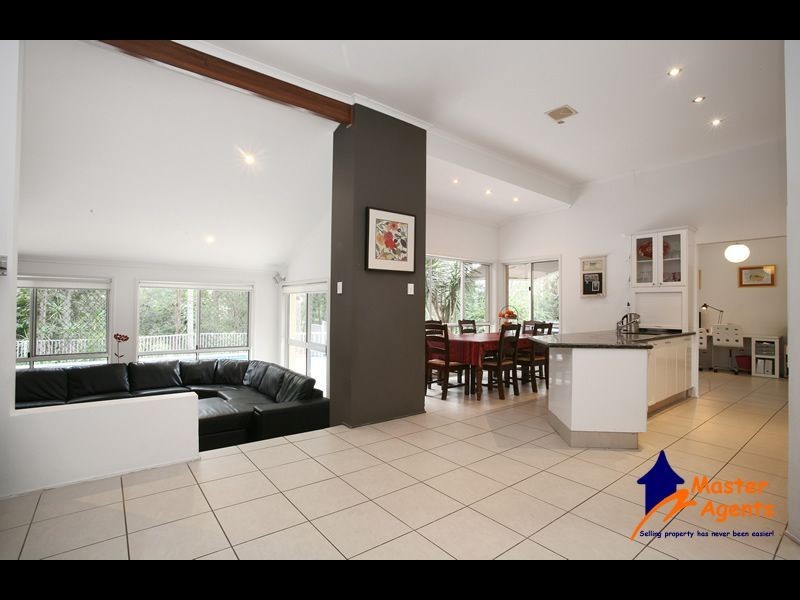 24 Banff Court, Robina QLD 4226