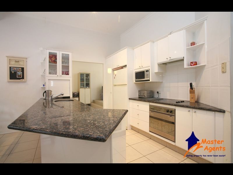 24 Banff Court, Robina QLD 4226