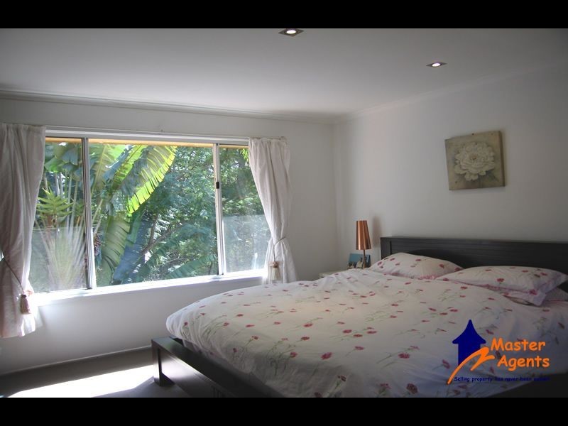 24 Banff Court, Robina QLD 4226