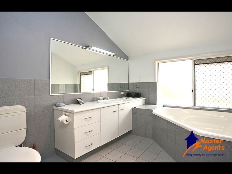 20 Banff Court, Robina QLD 4226