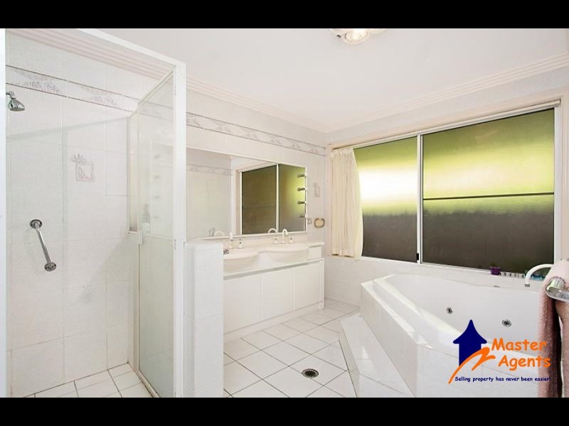 1 Balcatta Court, Elanora QLD 4221