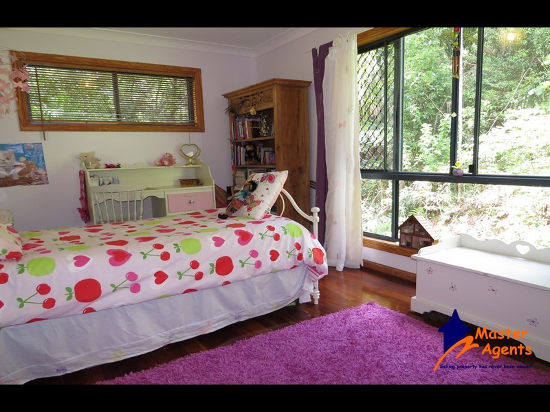 8 Yarra Court, Tallebudgera Valley QLD 4228