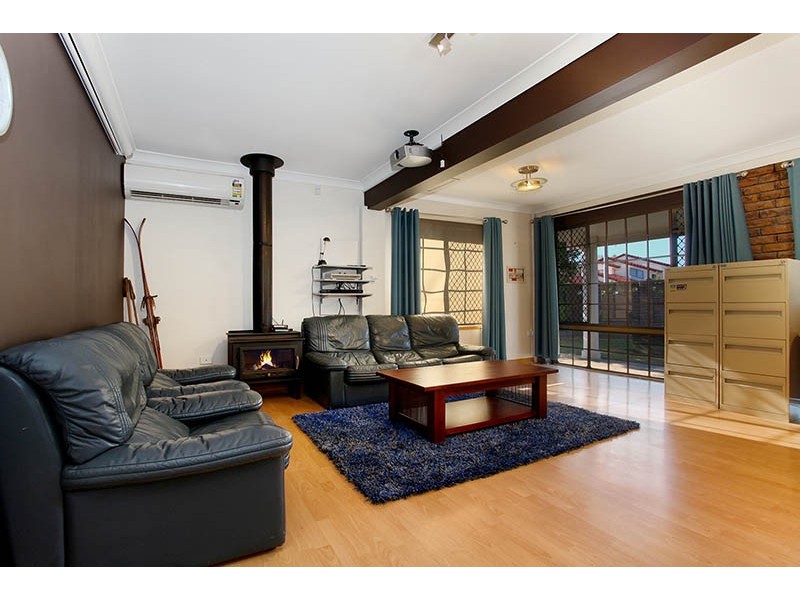 65 Oakleaf Street, Eight Mile Plains QLD 4113