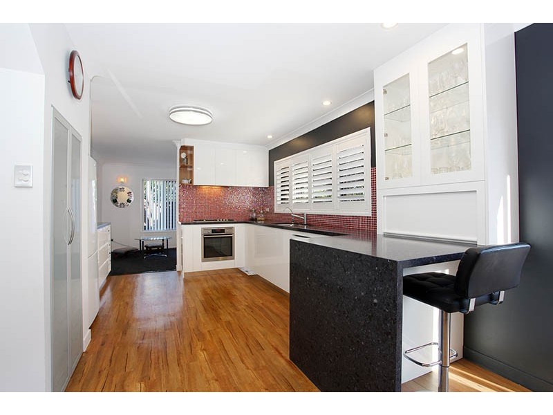 65 Oakleaf Street, Eight Mile Plains QLD 4113