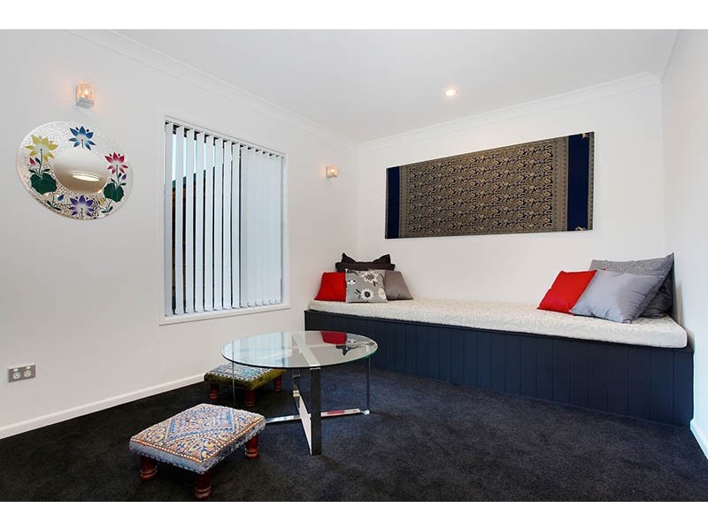 65 Oakleaf Street, Eight Mile Plains QLD 4113