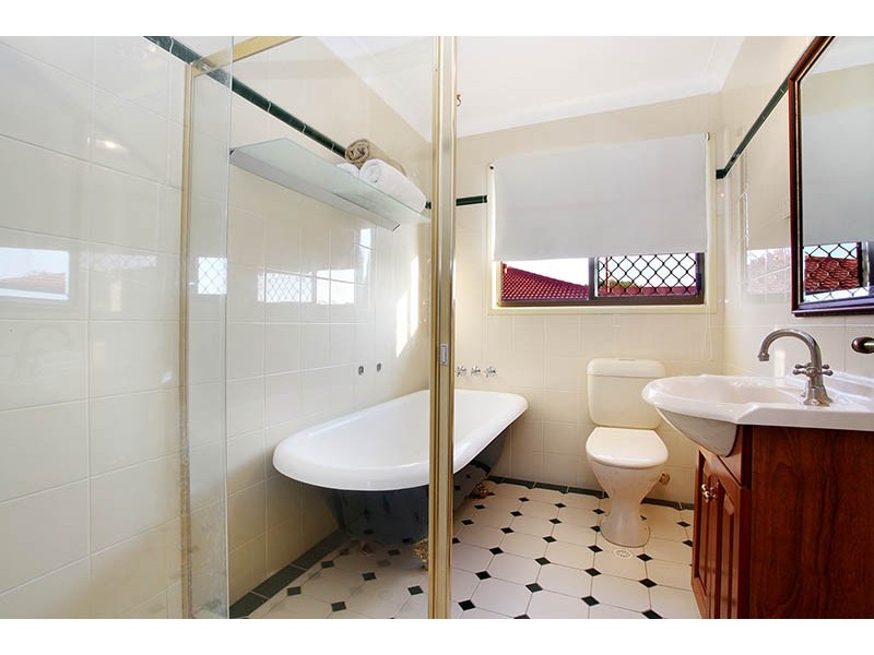 65 Oakleaf Street, Eight Mile Plains QLD 4113