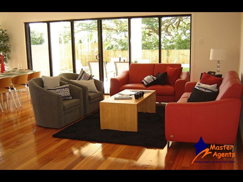 132 McIlwraith Ave, Norman Park QLD 4170