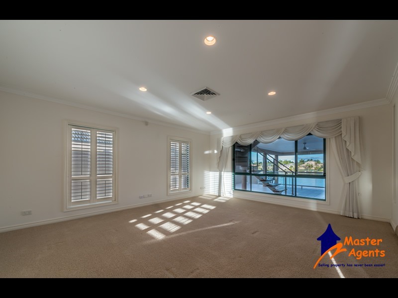 55 Bollard Circuit, Clear Island Waters QLD 4226