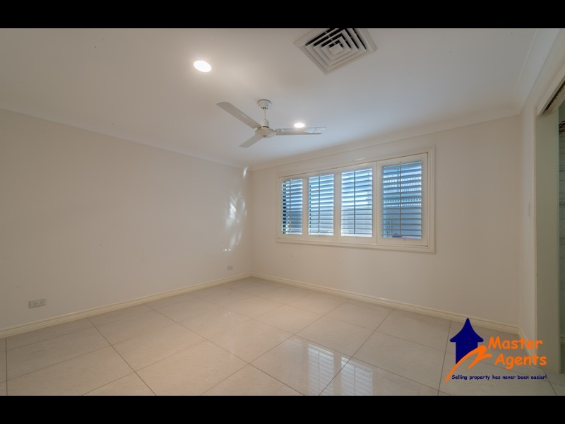 55 Bollard Circuit, Clear Island Waters QLD 4226
