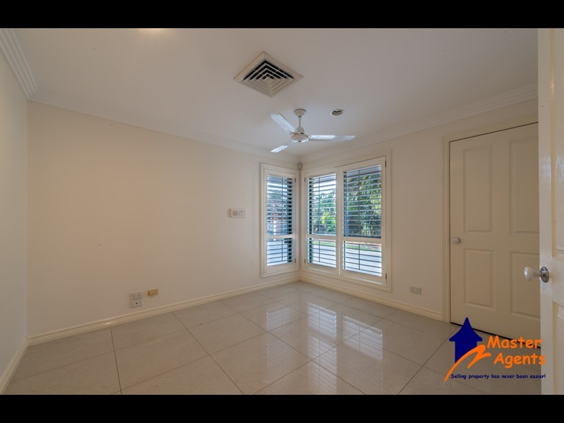 55 Bollard Circuit, Clear Island Waters QLD 4226