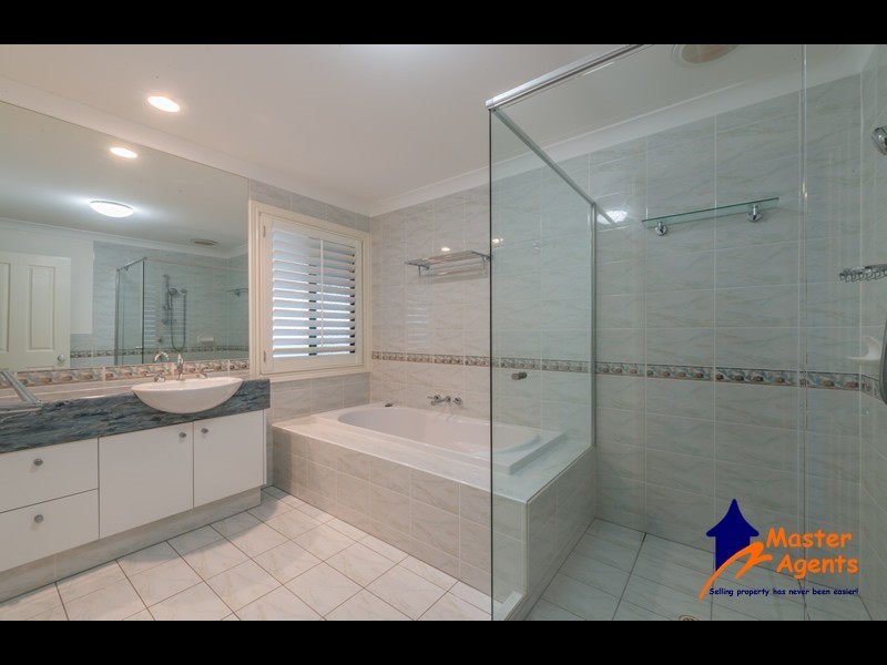 55 Bollard Circuit, Clear Island Waters QLD 4226
