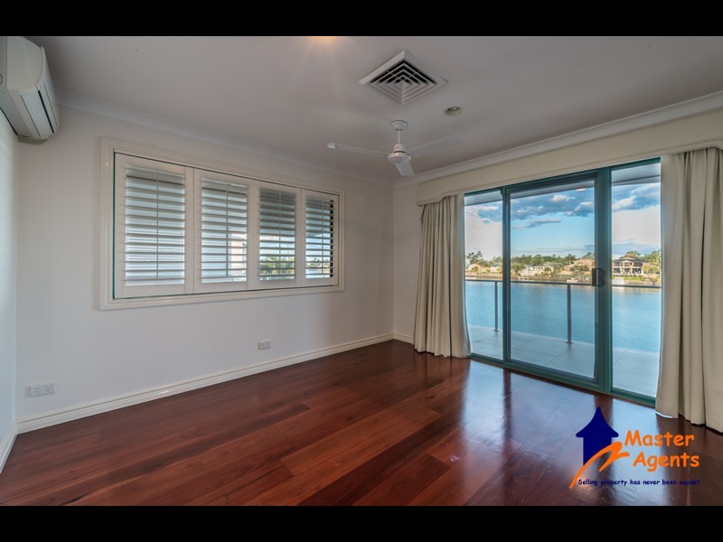 55 Bollard Circuit, Clear Island Waters QLD 4226