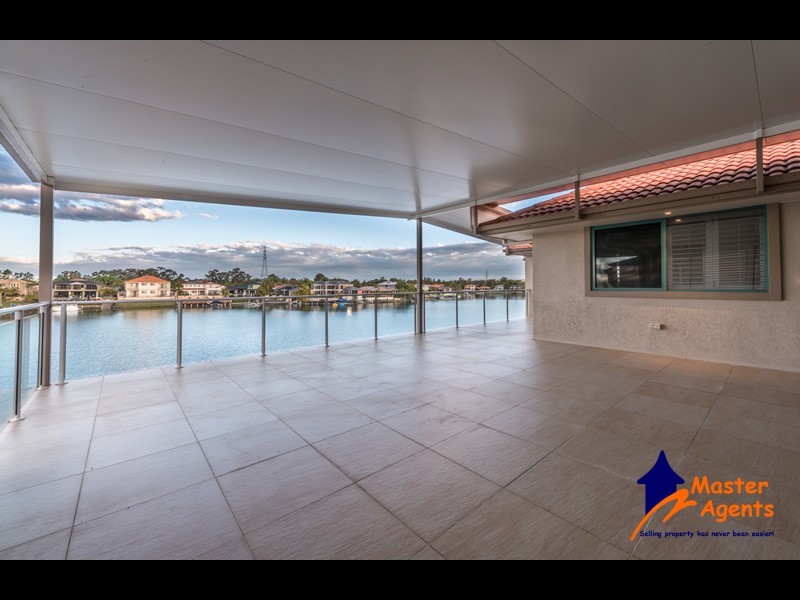 55 Bollard Circuit, Clear Island Waters QLD 4226