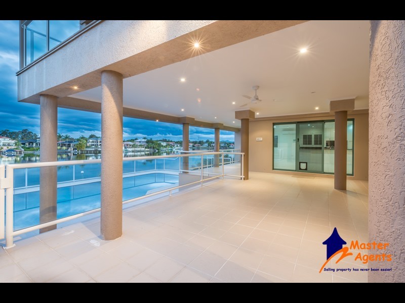 55 Bollard Circuit, Clear Island Waters QLD 4226