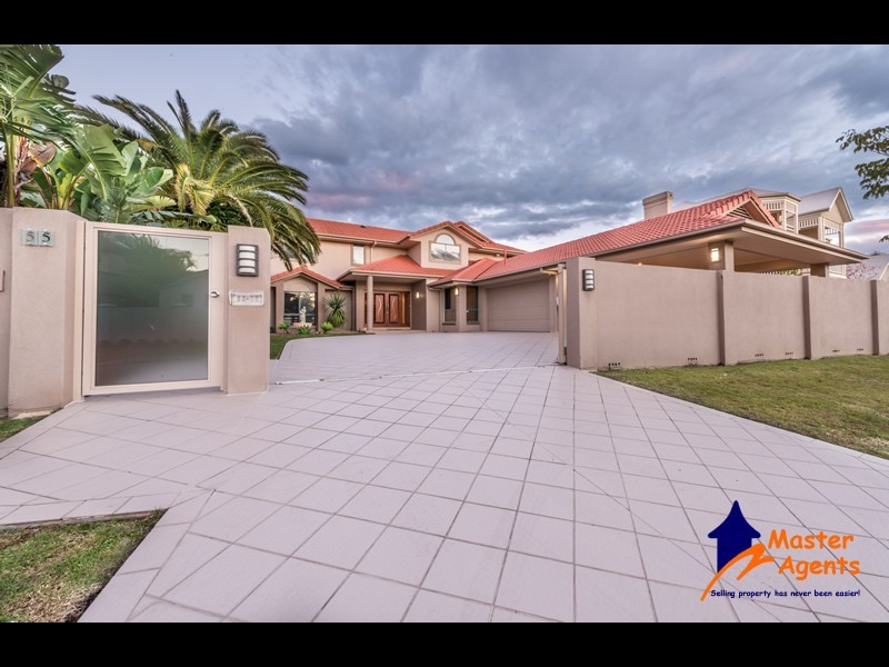 55 Bollard Circuit, Clear Island Waters QLD 4226