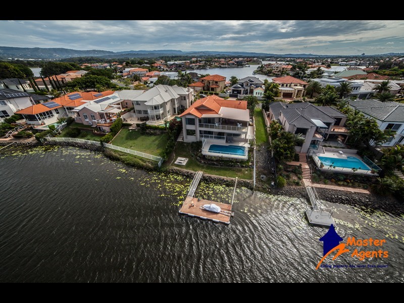 55 Bollard Circuit, Clear Island Waters QLD 4226