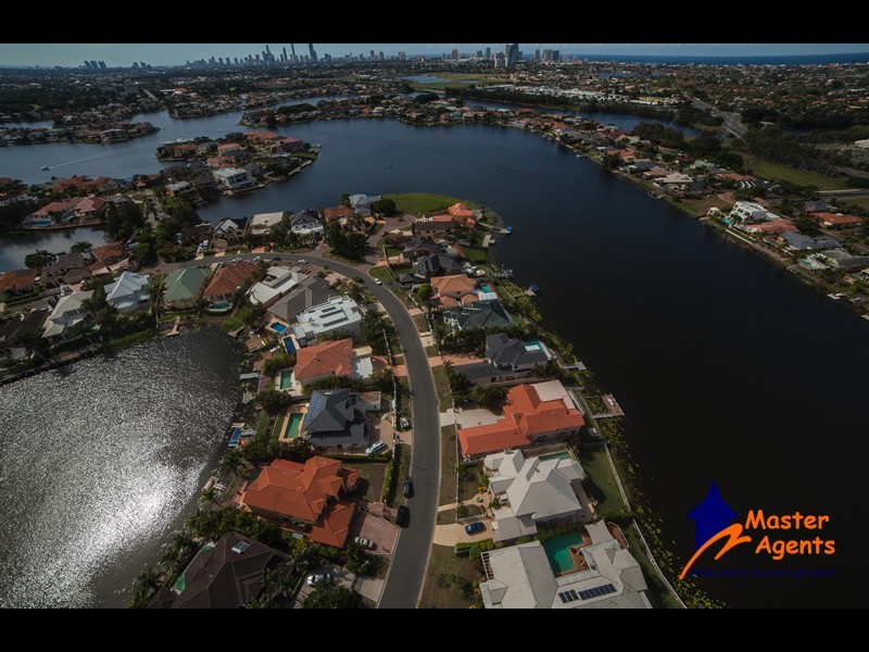 55 Bollard Circuit, Clear Island Waters QLD 4226