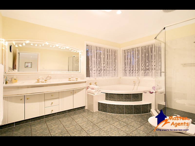 19 Tarawara Ave, Tallai QLD 4213