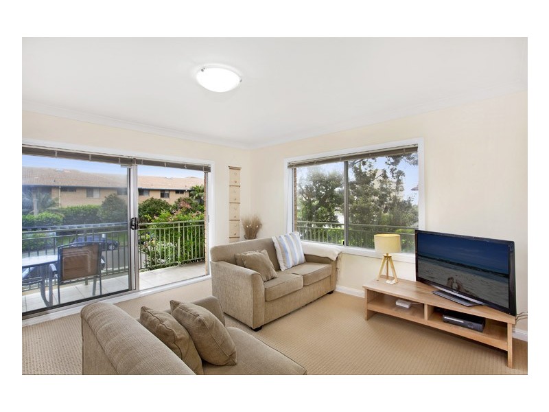 2/4 Wetherill Street, Narrabeen NSW 2101